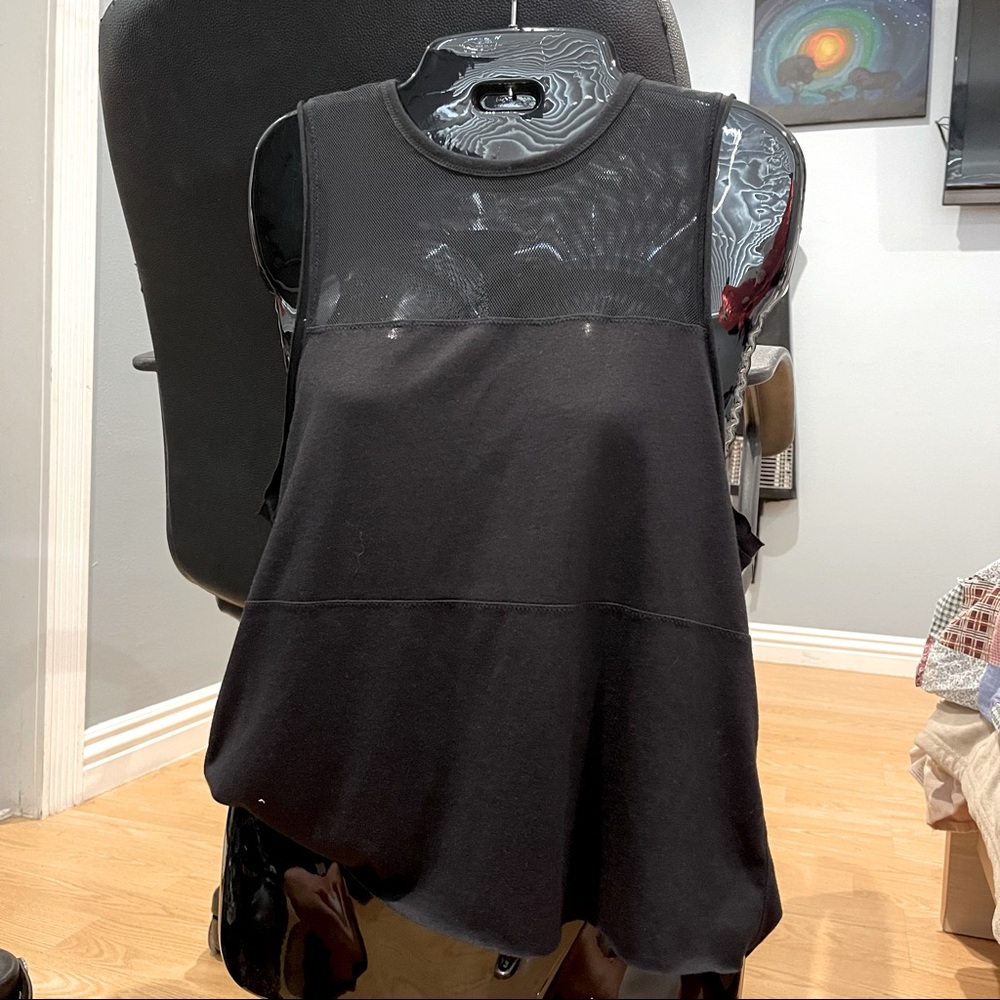 “Golden” muscle tee